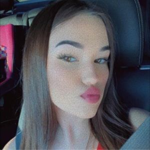 Meet your Posher, Lily